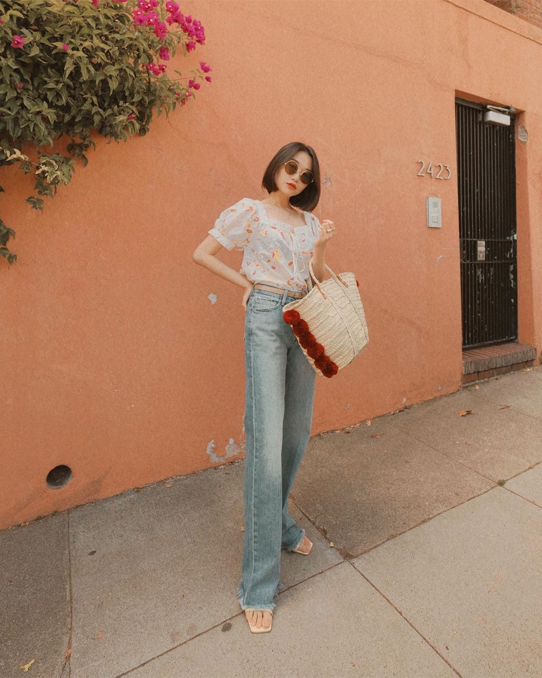 Dù tới sở làm hay đi chơi thì street style Châu Á tuần này cũng cân hết, 15 bộ đều đơn giản mà đẹp sang-13