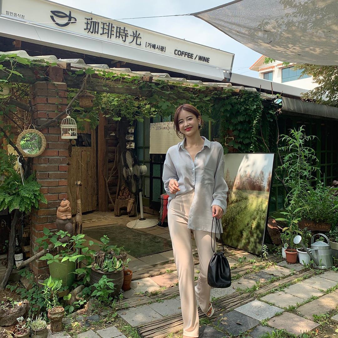 Dù tới sở làm hay đi chơi thì street style Châu Á tuần này cũng cân hết, 15 bộ đều đơn giản mà đẹp sang-14