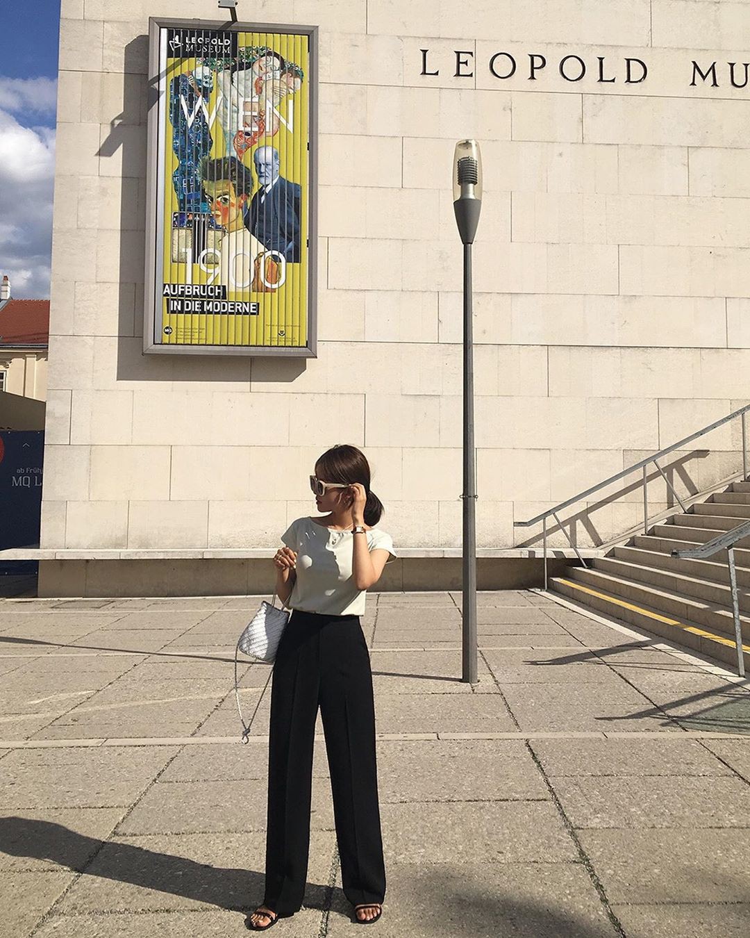 Dù tới sở làm hay đi chơi thì street style Châu Á tuần này cũng cân hết, 15 bộ đều đơn giản mà đẹp sang-7