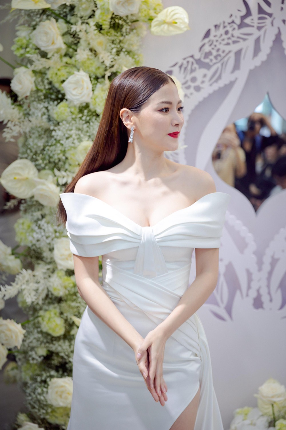 Bà bầu Lan Khuê đọ sắc cùng mỹ nhân Chiếc lá cuốn bay-2