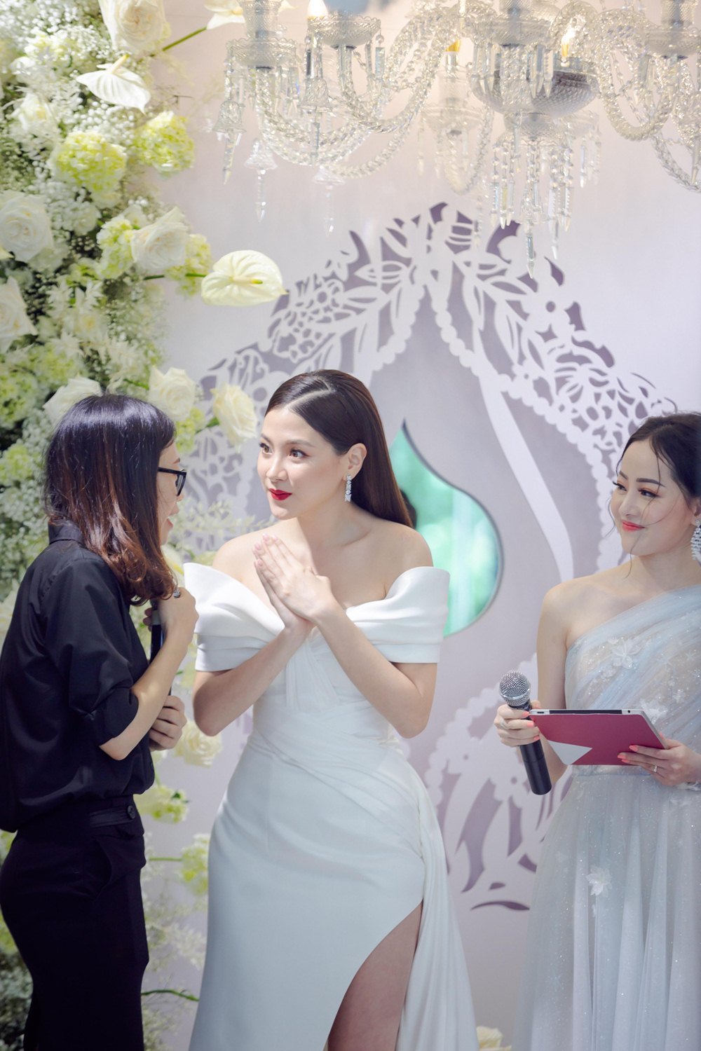 Bà bầu Lan Khuê đọ sắc cùng mỹ nhân Chiếc lá cuốn bay-10