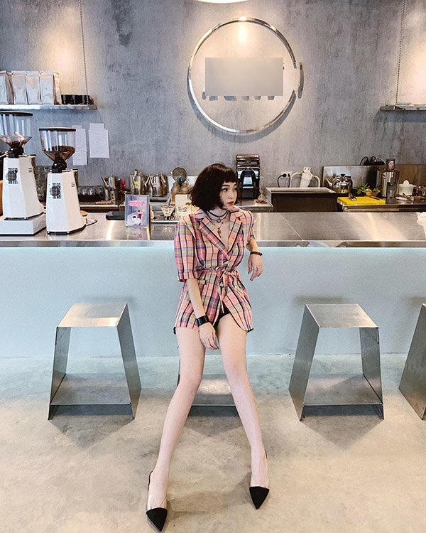 Là mẹ bỉm với hai con nhỏ mà vẫn chưa một lần mặc xấu, chắc chỉ có hot mom này!-9