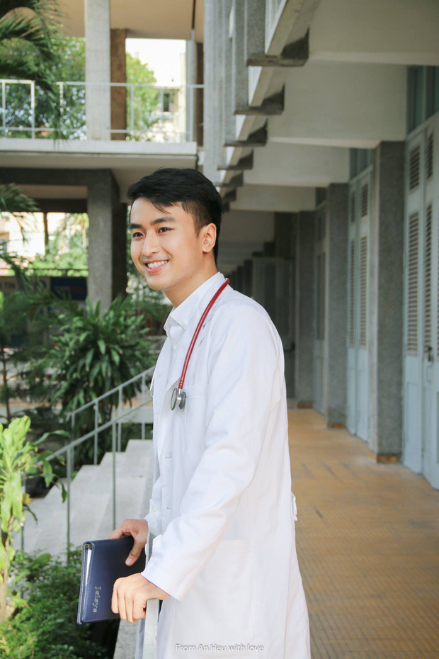 Xuất hiện chàng trai giống hệt Giang Thần, là cử nhân Y Đa khoa của ĐH Y dược TP.HCM khiến fangirl xếp hàng xin được... bệnh-1