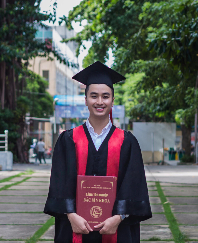 Xuất hiện chàng trai giống hệt Giang Thần, là cử nhân Y Đa khoa của ĐH Y dược TP.HCM khiến fangirl xếp hàng xin được... bệnh-4
