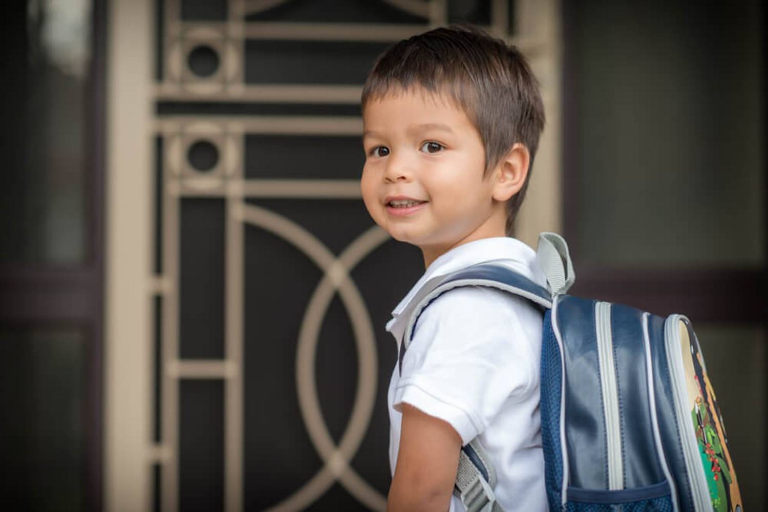 Chuyên gia tâm lý gợi ý bố mẹ 8 việc cần làm để con bắt đầu đi học lớp 1 vui vẻ, hào hứng-1