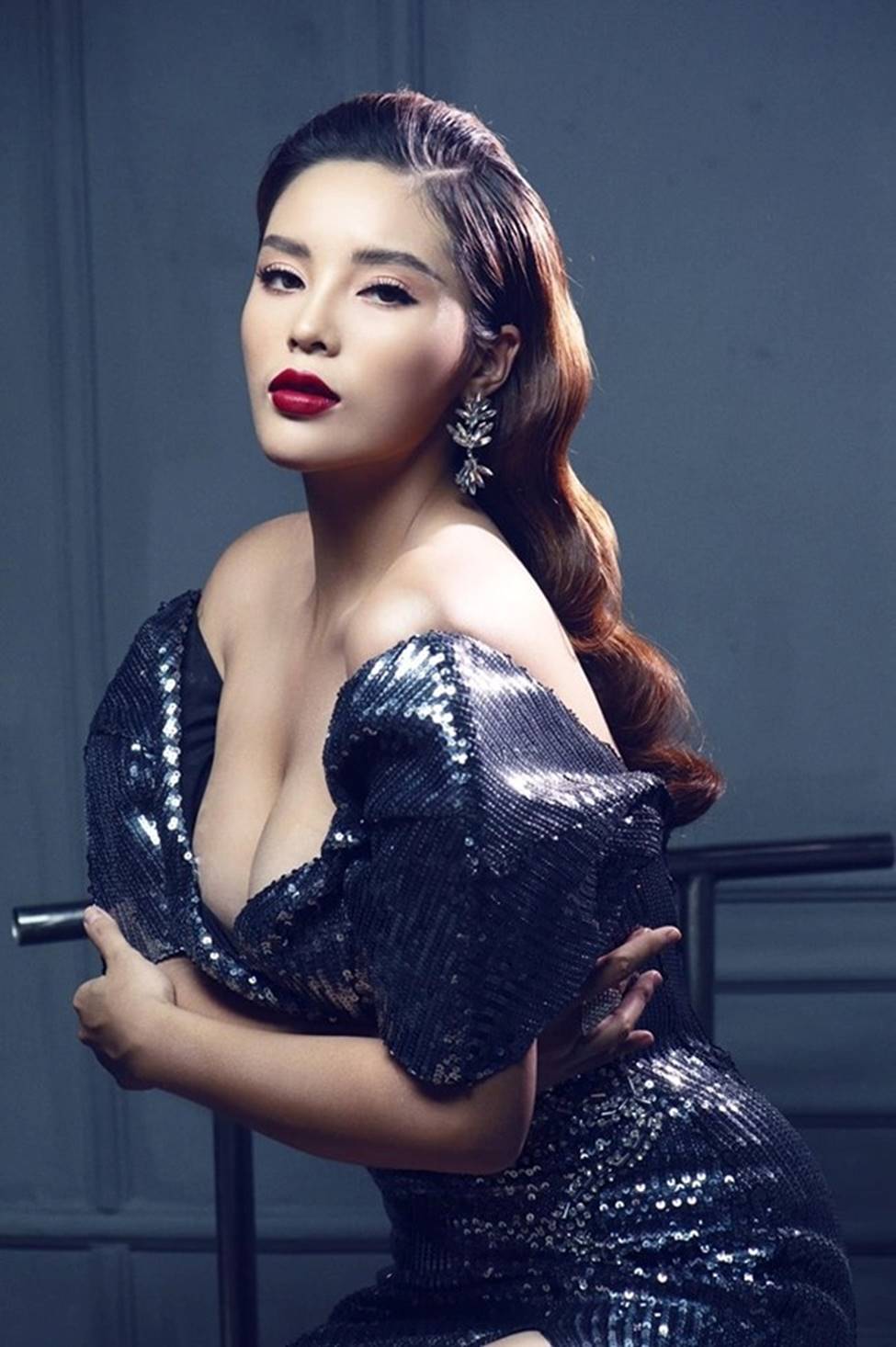 Diễm Hương soán ngôi núi đôi nhân tạo của Kỳ Duyên?-11