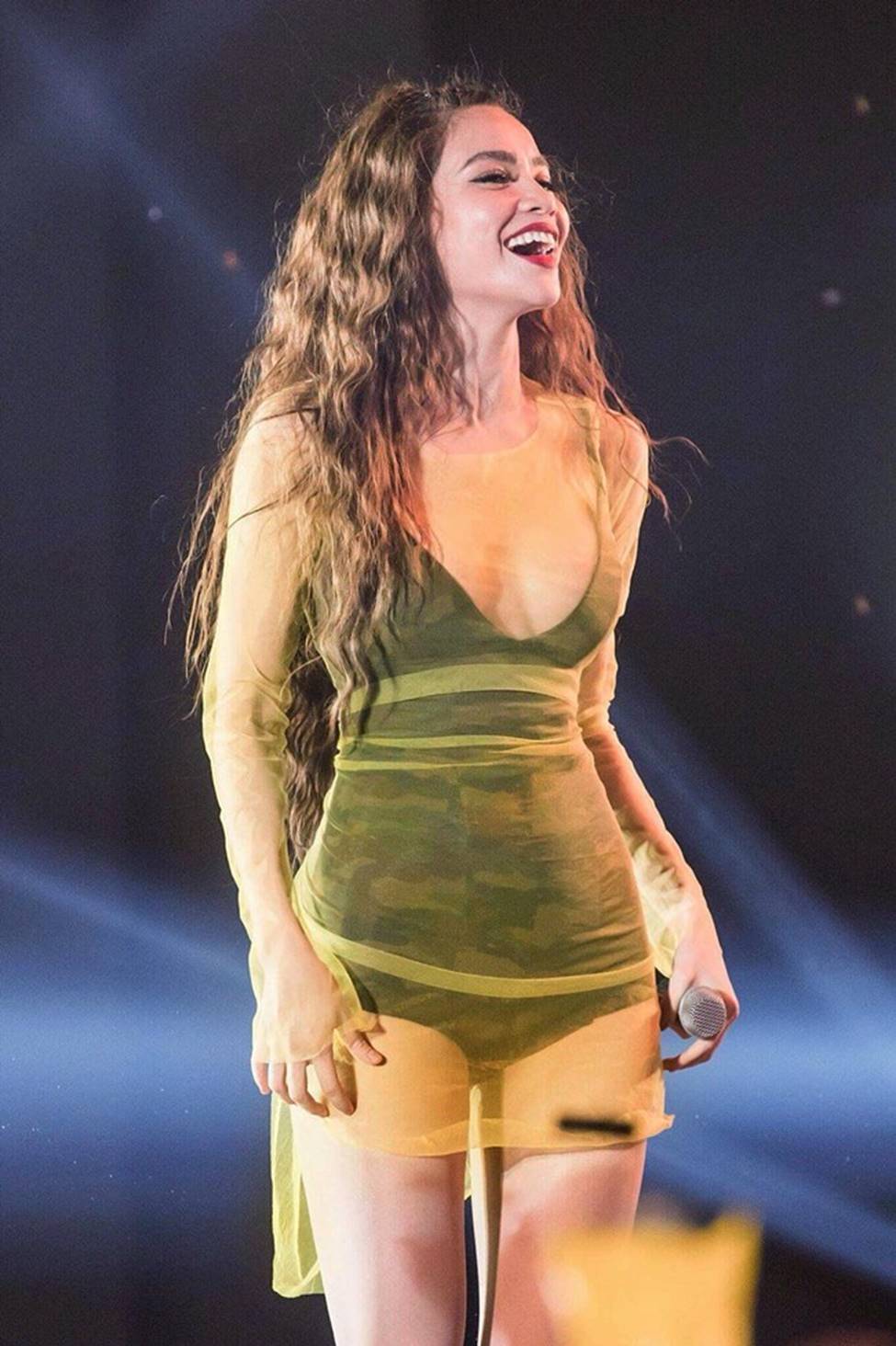 Diễm Hương soán ngôi núi đôi nhân tạo của Kỳ Duyên?-6