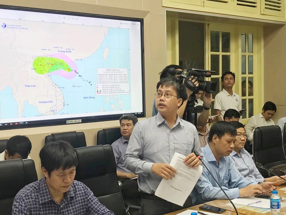 Khi nào bão số 3 đổ bộ đất liền và những tỉnh nào nằm trong tâm bão?-2