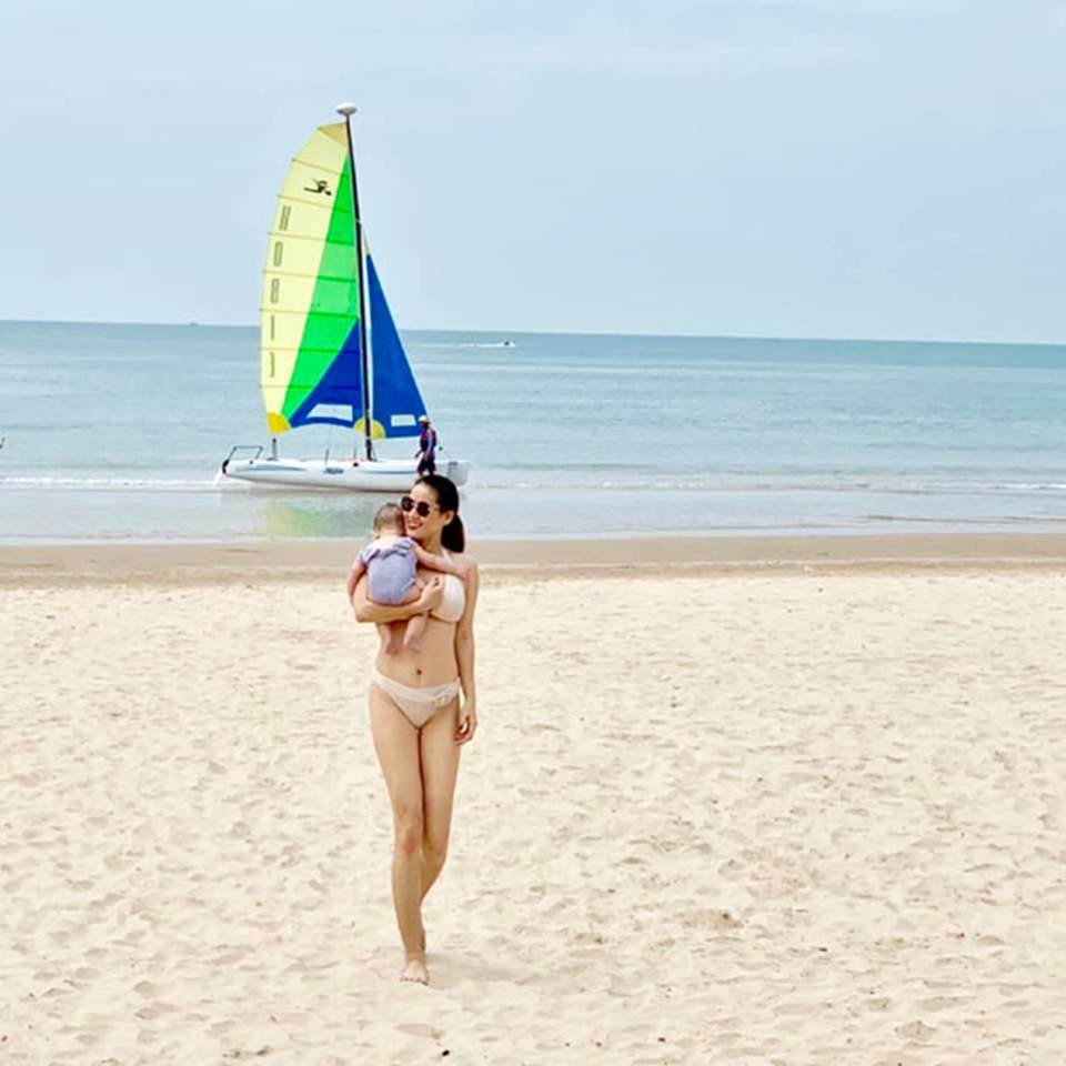 Thân Thúy Hà tự tin mặc bikini sau 4 tháng sinh con gái-5