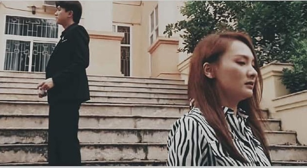 Lộ kết phim Về nhà đi con, Vũ cầu hôn Thư bằng bó hoa dại-1