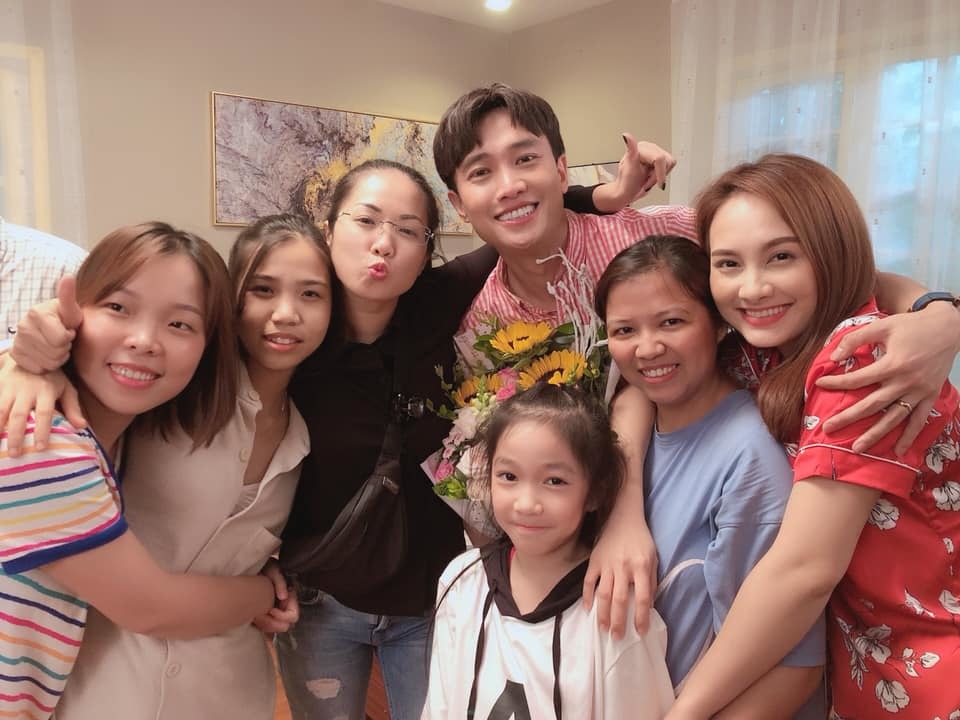 Lộ kết phim Về nhà đi con, Vũ cầu hôn Thư bằng bó hoa dại-3