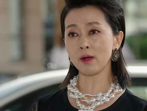 31 năm trước uống một cốc nước mía bên đường, người đàn ông mê luôn cô bán hàng, diễn một cú lừa rồi thành công cưới về làm vợ-11