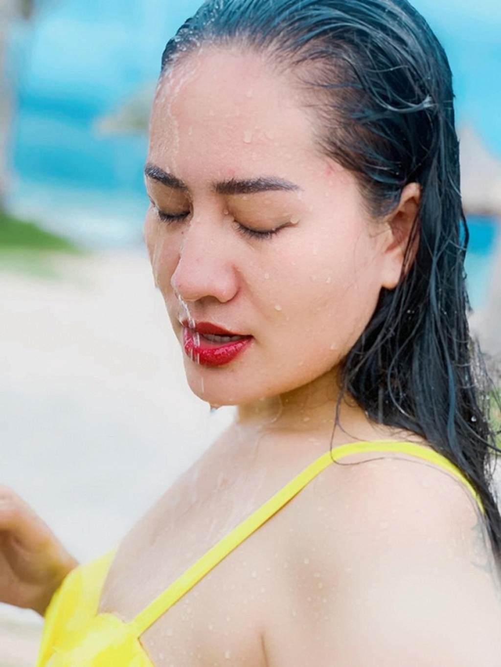 Người đẹp Về nhà đi con lộ hàng loạt hình xăm lớn khi diện bikini-9