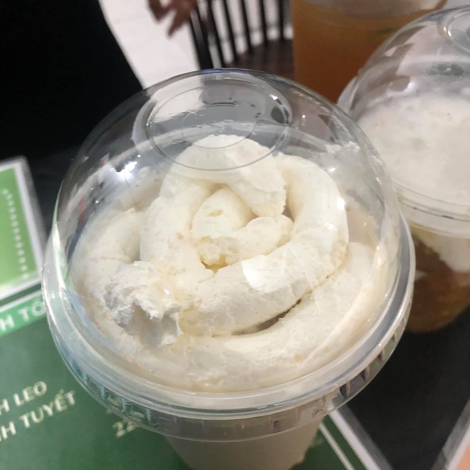 Dõng dạc gọi 1 ly hồng trà kem cheese, cô nàng tín đồ trà sữa hết hồn hỏi uống hay nghỉ khi nhìn thành quả-2