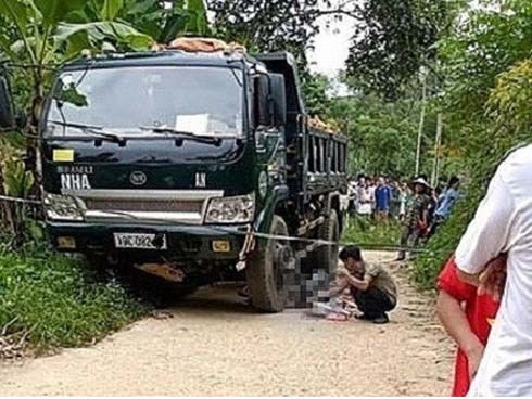 Bé gái lớp 6 bị xe tải cán tử vong trên đường đi tập trung về