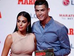 Bạn gái C.Ronaldo tạo dáng gợi cảm, khoe đường cong quyến rũ-10