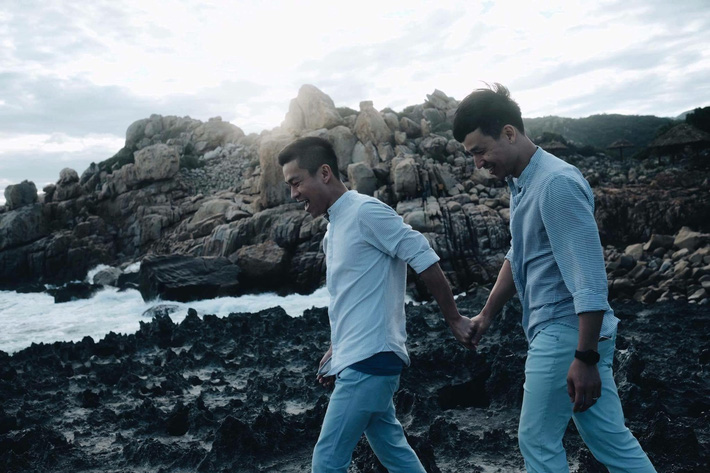 Tám chuyện showbiz: Thâm cung bí sử chuyện sao nam lấy vợ làm bình phong che giấu giới tính-2