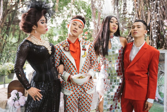 Tám chuyện showbiz: Thâm cung bí sử chuyện sao nam lấy vợ làm bình phong che giấu giới tính-1