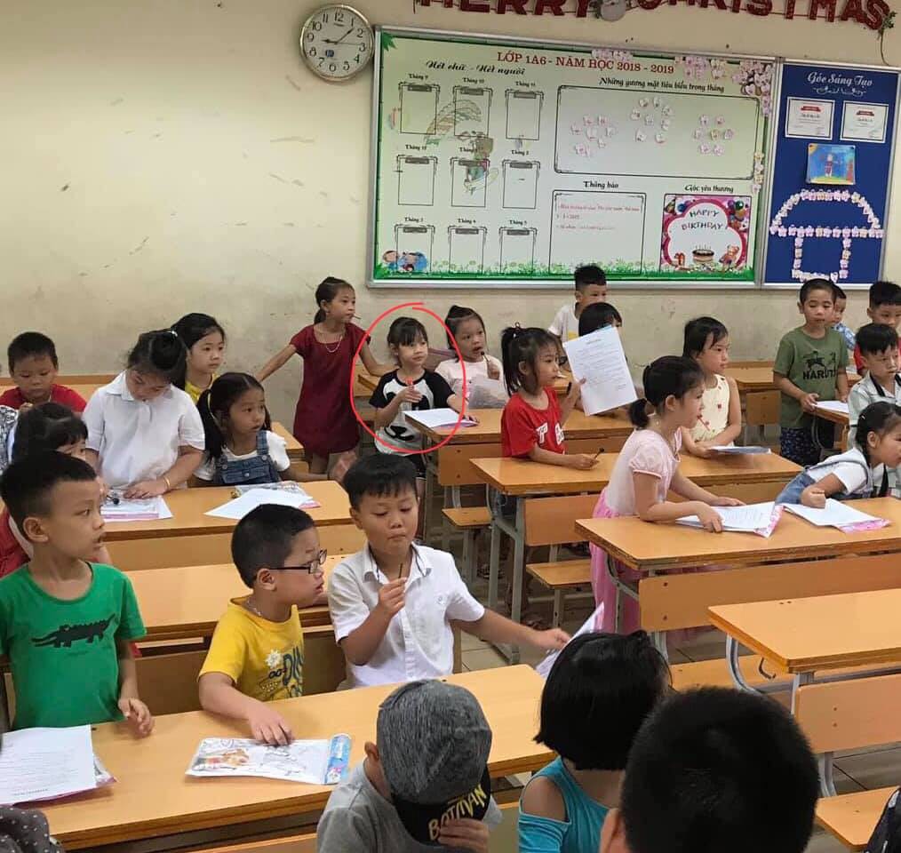 Bố trẻ than trời vì mái tóc nham nhở của con gái trong ngày đầu tiên đi học, dân mạng xem xong chỉ biết cười lăn lóc-1