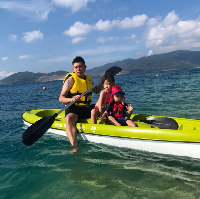 Bố trẻ than trời vì mái tóc nham nhở của con gái trong ngày đầu tiên đi học, dân mạng xem xong chỉ biết cười lăn lóc-5