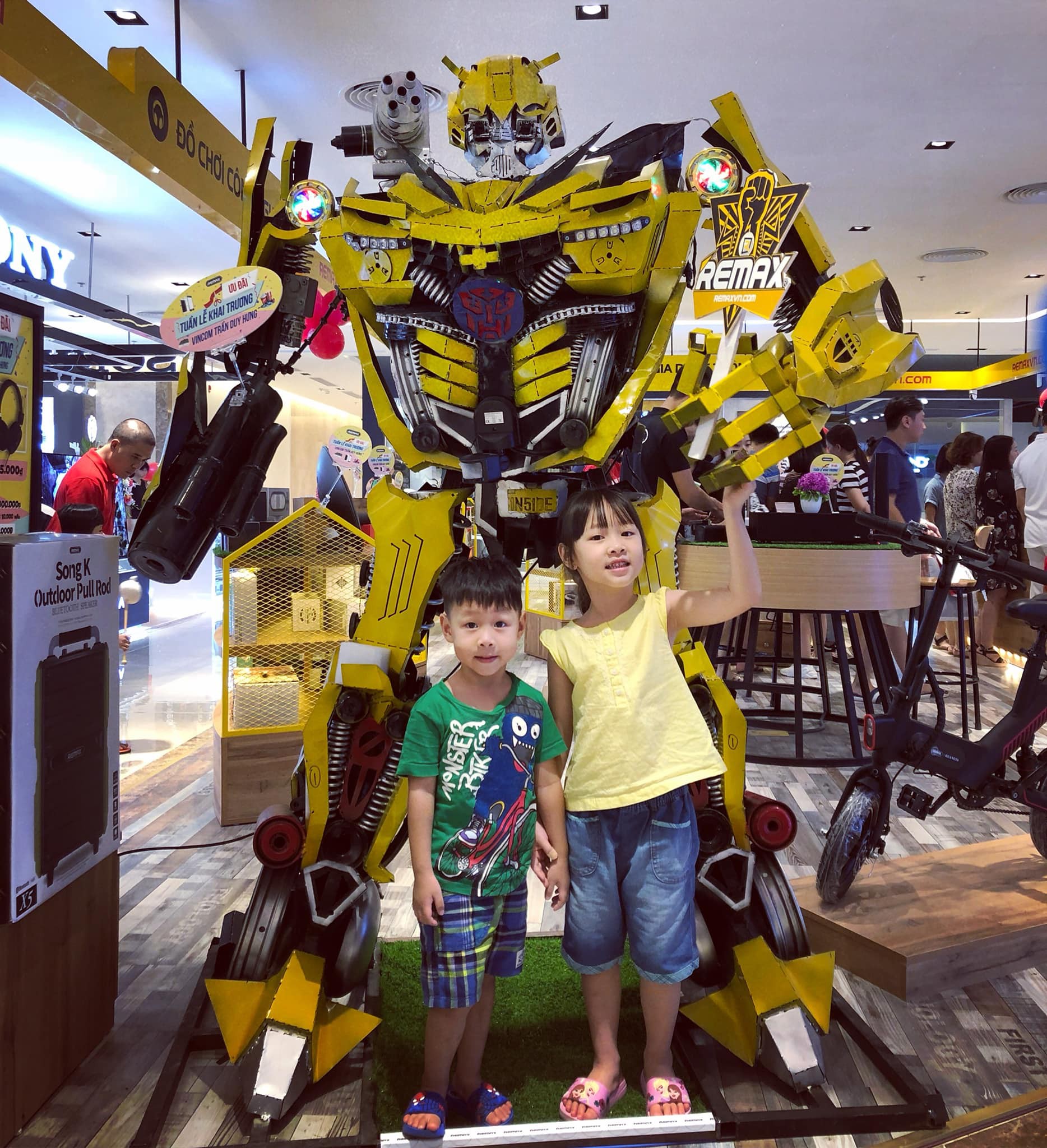 Bố trẻ than trời vì mái tóc nham nhở của con gái trong ngày đầu tiên đi học, dân mạng xem xong chỉ biết cười lăn lóc-6