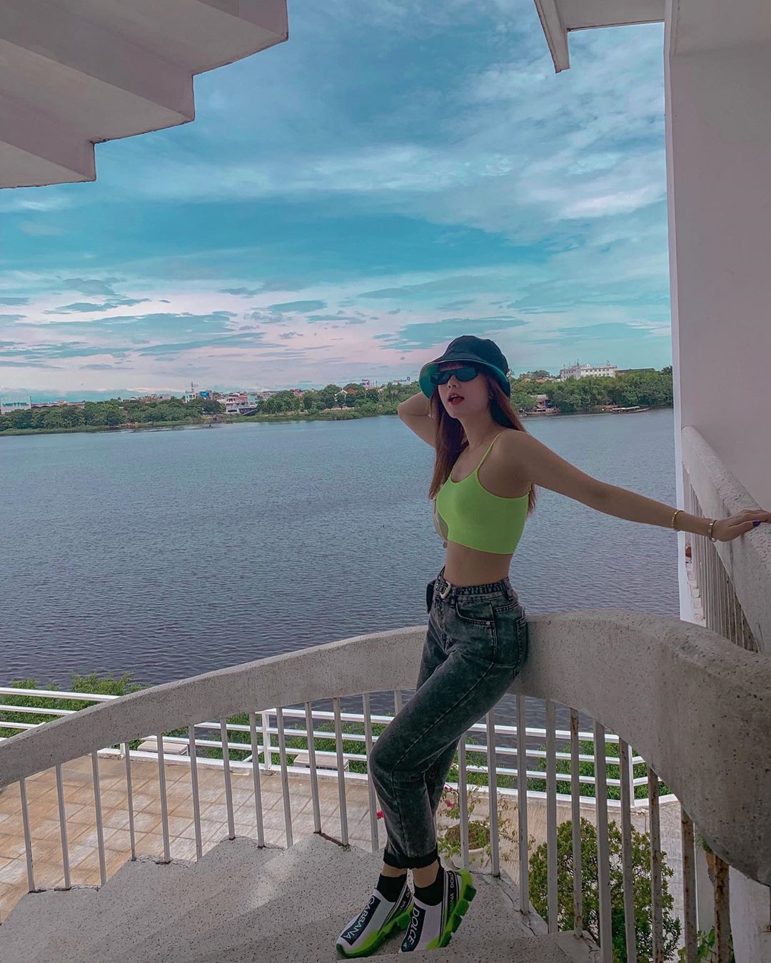 Minh Hằng lão hóa ngược khó tin bên Khả Ngân kém 10 tuổi, ra là nhờ 4 bí kíp trẻ hóa phong cách sau-14