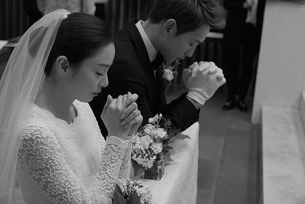 Ảnh cưới màu chưa từng tiết lộ của Kim Tae Hee - Bi Rain-2
