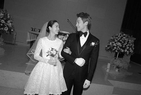 Ảnh cưới màu chưa từng tiết lộ của Kim Tae Hee - Bi Rain-3