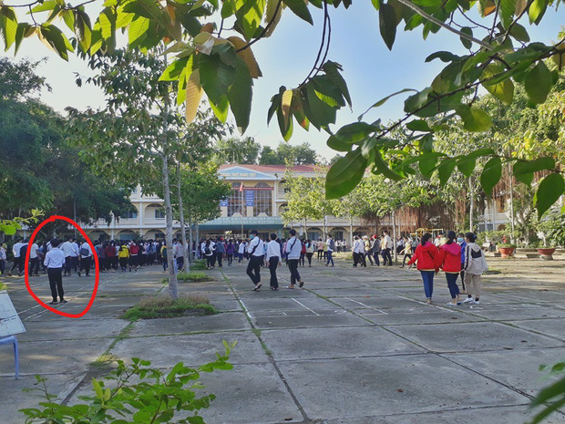 Bức ảnh nói hộ nỗi lòng học sinh lần đầu nhận lớp mới khiến dân mạng nào cũng bồi hồi: Hóa ra mình từng lạc lõng đến vậy”-1