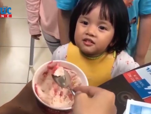 Hai bố con gây sốt với bài hát ngọt ngào và cảm động, ai nghe cũng mê-1