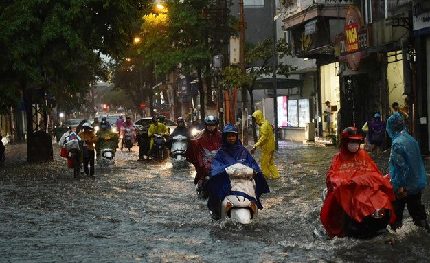 Diễn biến mới về cơn bão số 3 đổ bộ đất liền trong đêm, gây mưa lớn gió giật mạnh-2