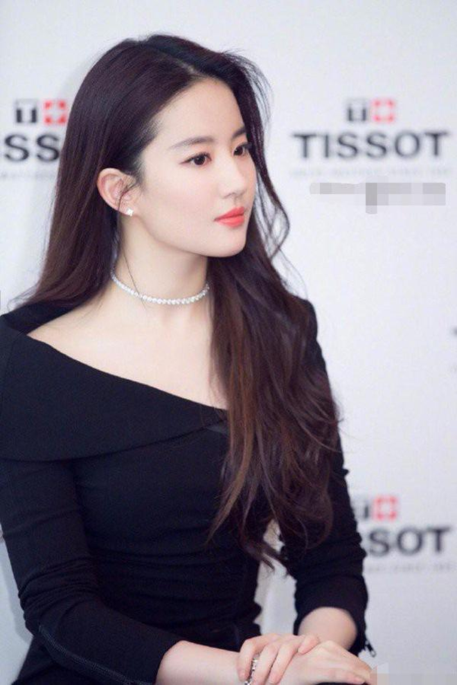 Bất ngờ với ảnh thời đi học của sao Hoa ngữ: Hồ Ca, Huỳnh Hiểu Minh khác hoàn toàn hiện tại, Chung Hán Lương, Phạm Băng Băng vẫn đẹp xuất sắc từ bé-14