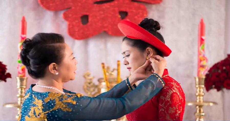 Giữa đám cưới, mẹ chồng đỏ mặt vì quà cưới quá khiêm tốn, ngờ đâu con dâu lên tiếng 1 câu mà toàn cục diện thay đổi trong nháy mắt-2