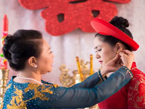 Nghén ngẩm mua ít đồ ăn thêm thì mẹ chồng lại đem hết cho cháu ngoại, nàng dâu chỉ hỏi một câu khiến bà ngượng ra mặt-3