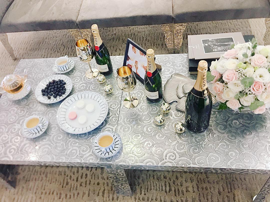 Suốt ngày tạo dáng bên siêu xe, xách túi hàng hiệu vài trăm triệu, cuộc sống của Phạm Hương trên đất Mỹ sung sướng cỡ nào?-7