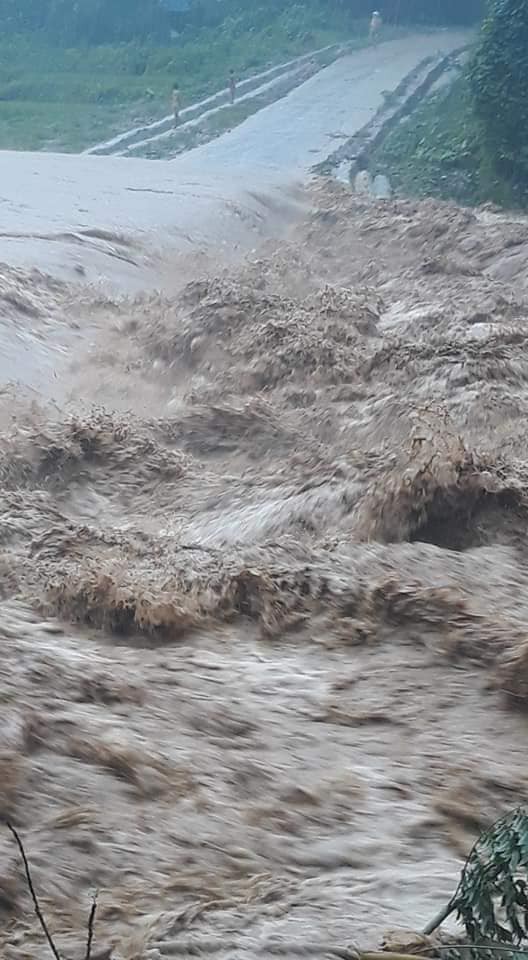 NÓNG: Lũ cuốn trôi 17 người, hiện 13 người vẫn đang mất tích ở Thanh Hoá-3