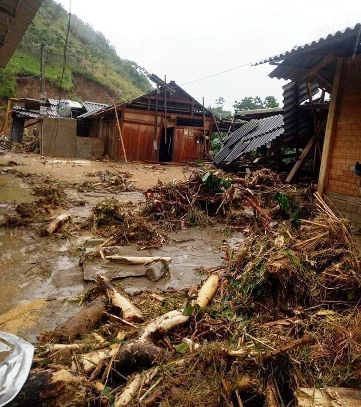 Đu ngọn cây, người đàn ông Thanh Hóa sống sót giữa dòng lũ cuồn cuộn-4