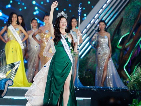 Lương Thùy Linh - mỹ nhân 10x học ngoại thương, IELTS 7.5 đăng quang Miss World Việt Nam 2019