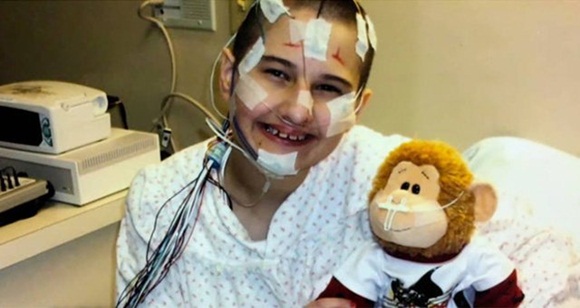 Mẹ vừa qua đời, con gái tật nguyền bỗng đi lại như bình thường mở ra vụ án chấn động-3