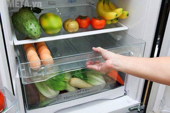 Để 1 cốc nước qua đêm trong tủ lạnh, tiết kiệm cả triệu tiền điện mỗi năm nhờ mẹo này-3