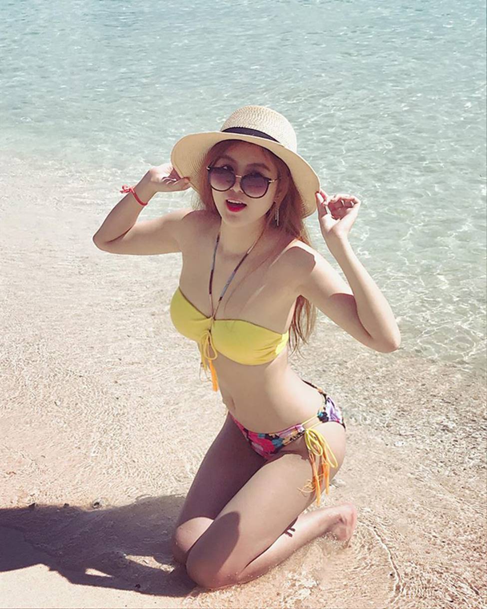 2 cô giáo tiểu học gây ngỡ ngàng vì ảnh đời thường bốc lửa-14