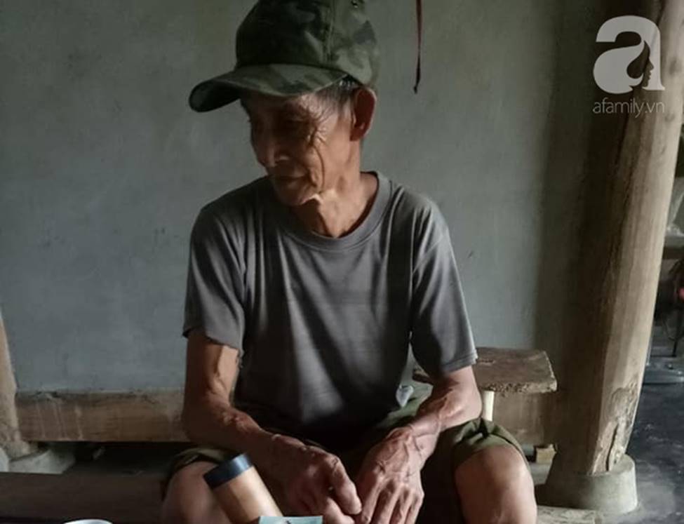 Đằng sau bức ảnh bé trai 13 tuổi trần truồng, bị ông nội cột dây, nhốt trong chuồng là một câu chuyện đầy thương cảm-4