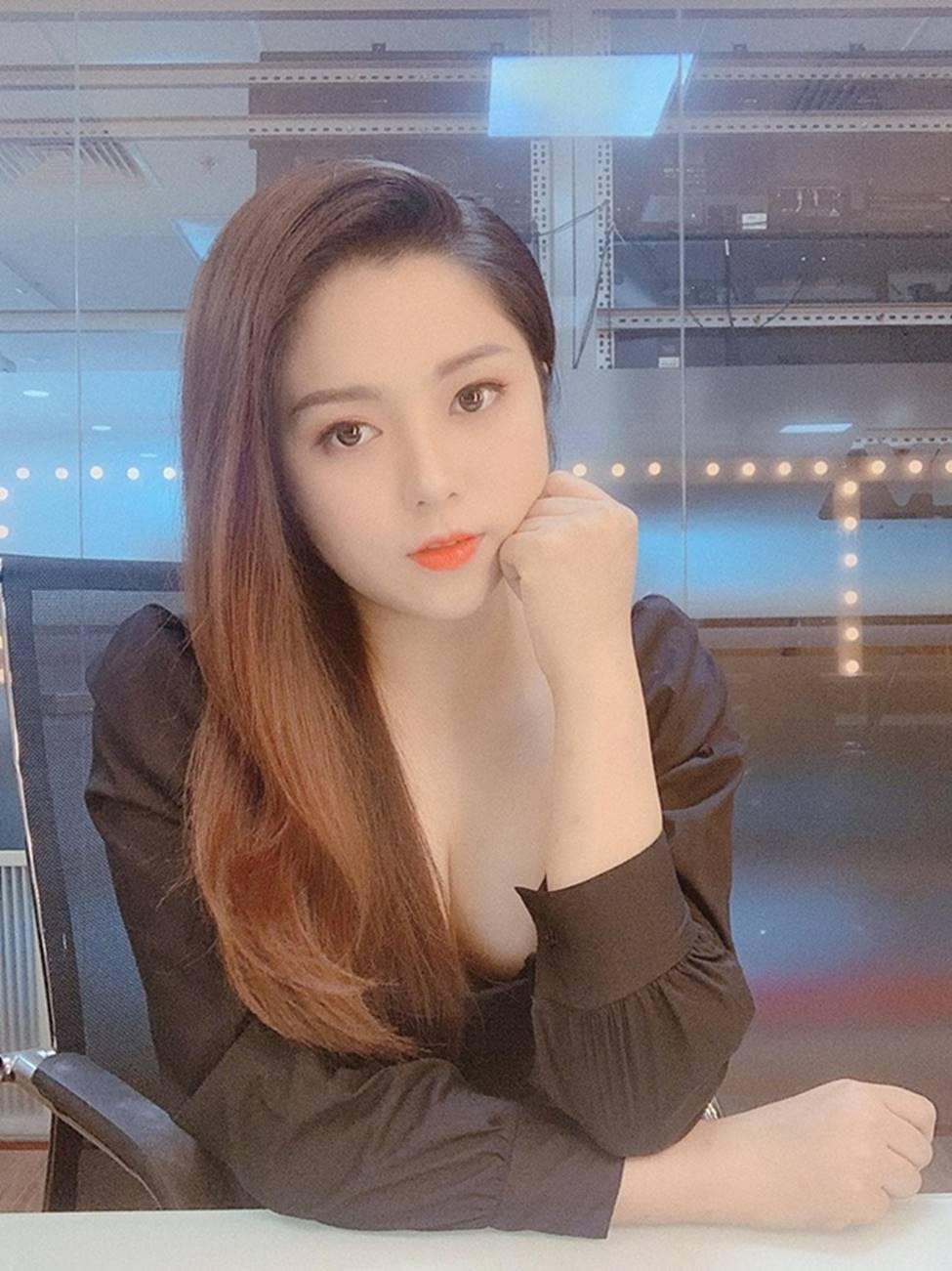 Fan nam phát sốt vì vẻ nóng bỏng của 3 MC thể thao hot nhất VTV-13