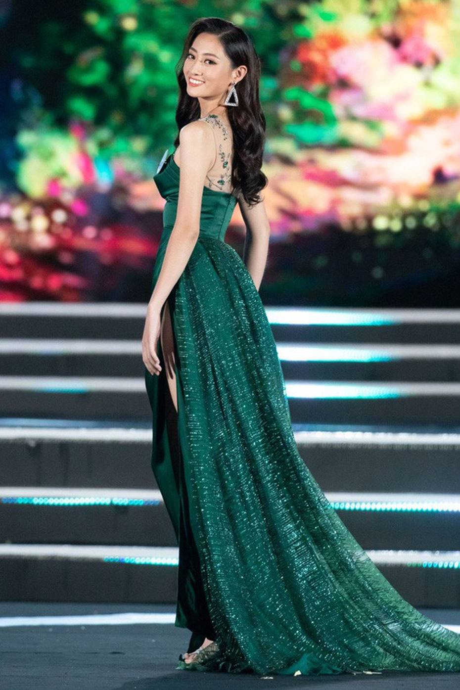 Hoa hậu Thế giới Việt Nam 2019 lại là sinh viên Ngoại thương, ai dám cướp danh hiệu lò đào tạo Hoa hậu của FTU nữa!-3