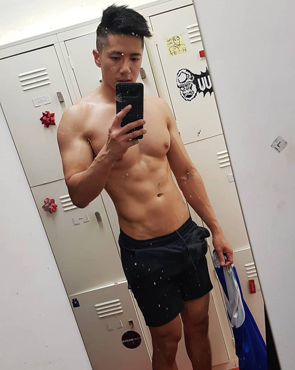 Thầy giáo trường nhà người ta sao lại đẹp trai thế này, đã vậy body còn 6 múi như tạc tượng, thầy muốn các em sống sao?-10