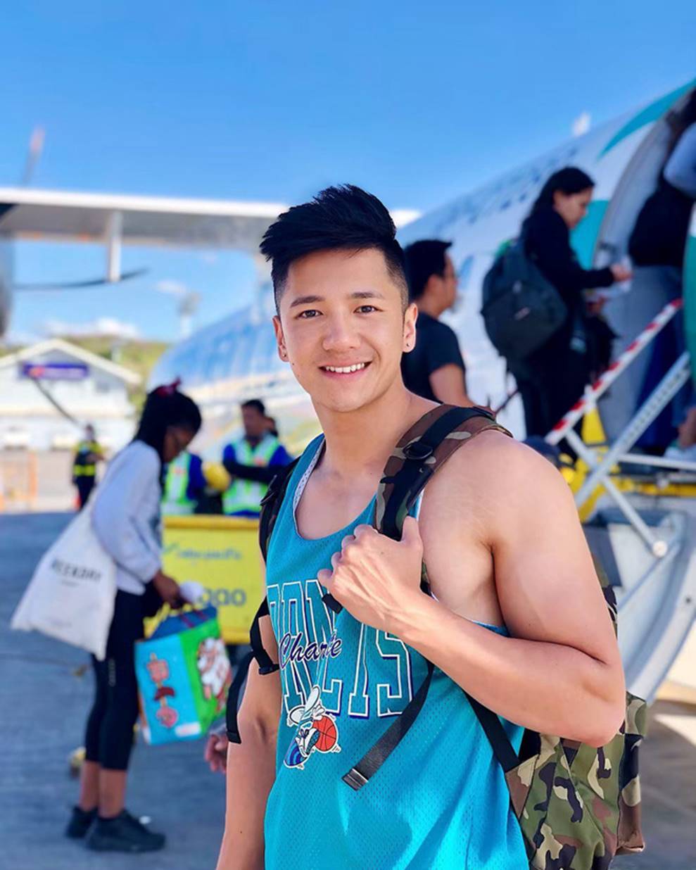 Thầy giáo trường nhà người ta sao lại đẹp trai thế này, đã vậy body còn 6 múi như tạc tượng, thầy muốn các em sống sao?-12