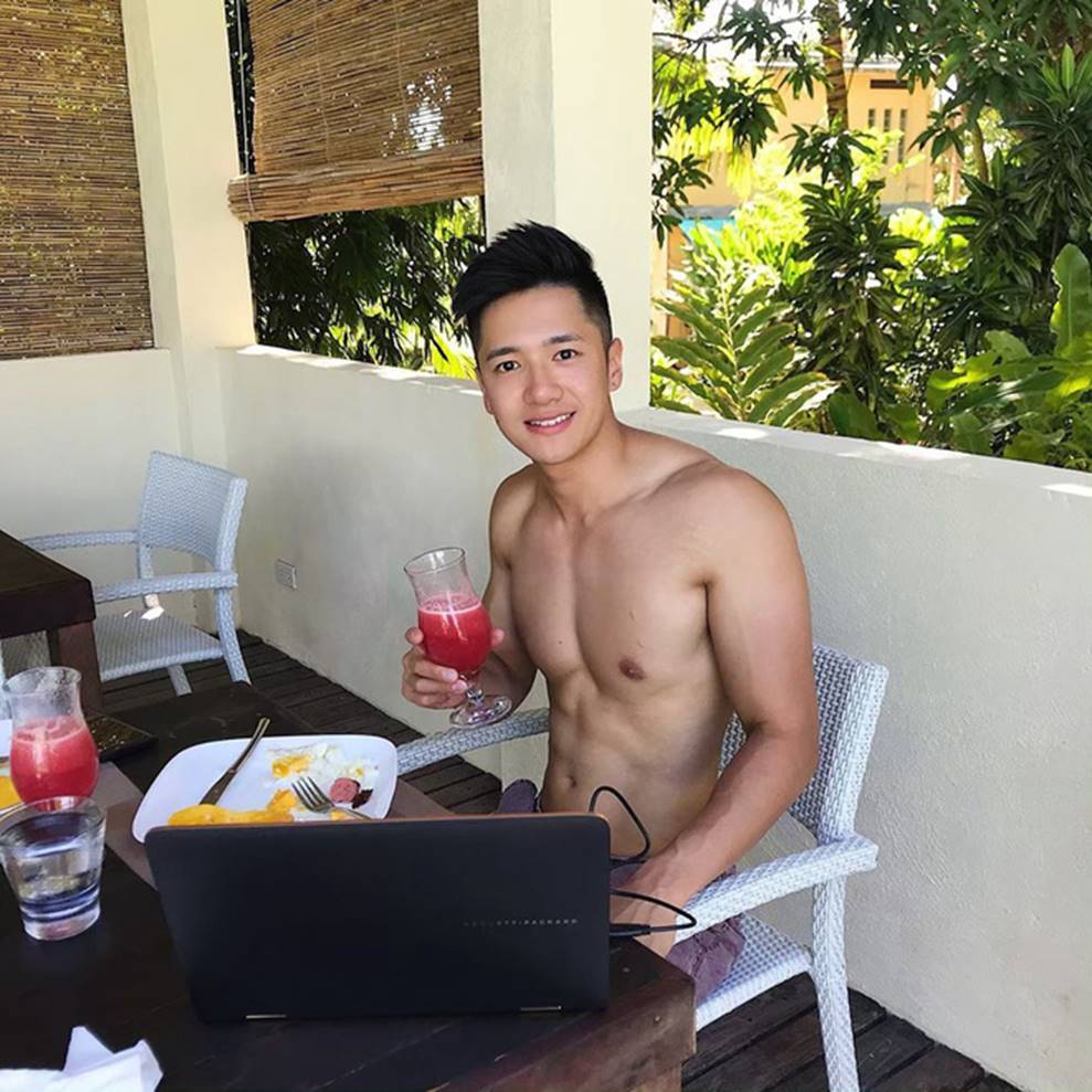 Thầy giáo trường nhà người ta sao lại đẹp trai thế này, đã vậy body còn 6 múi như tạc tượng, thầy muốn các em sống sao?-13