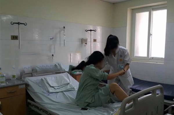 Cô gái trẻ ngất xỉu, phải cấp cứu vì bị người yêu trùm chăn xì hơi”: Vậy thực hư xì hơi” độc như thế nào?-2