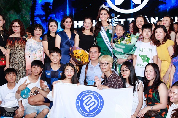 Bị đồn mua giải cho con, mẹ Hoa hậu Lương Thùy Linh chính thức lên tiếng-3