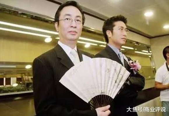 Đại thiếu gia Hong Kong: Thề cả đời không kết hôn, thuê người đẻ mướn để tranh tài sản-4